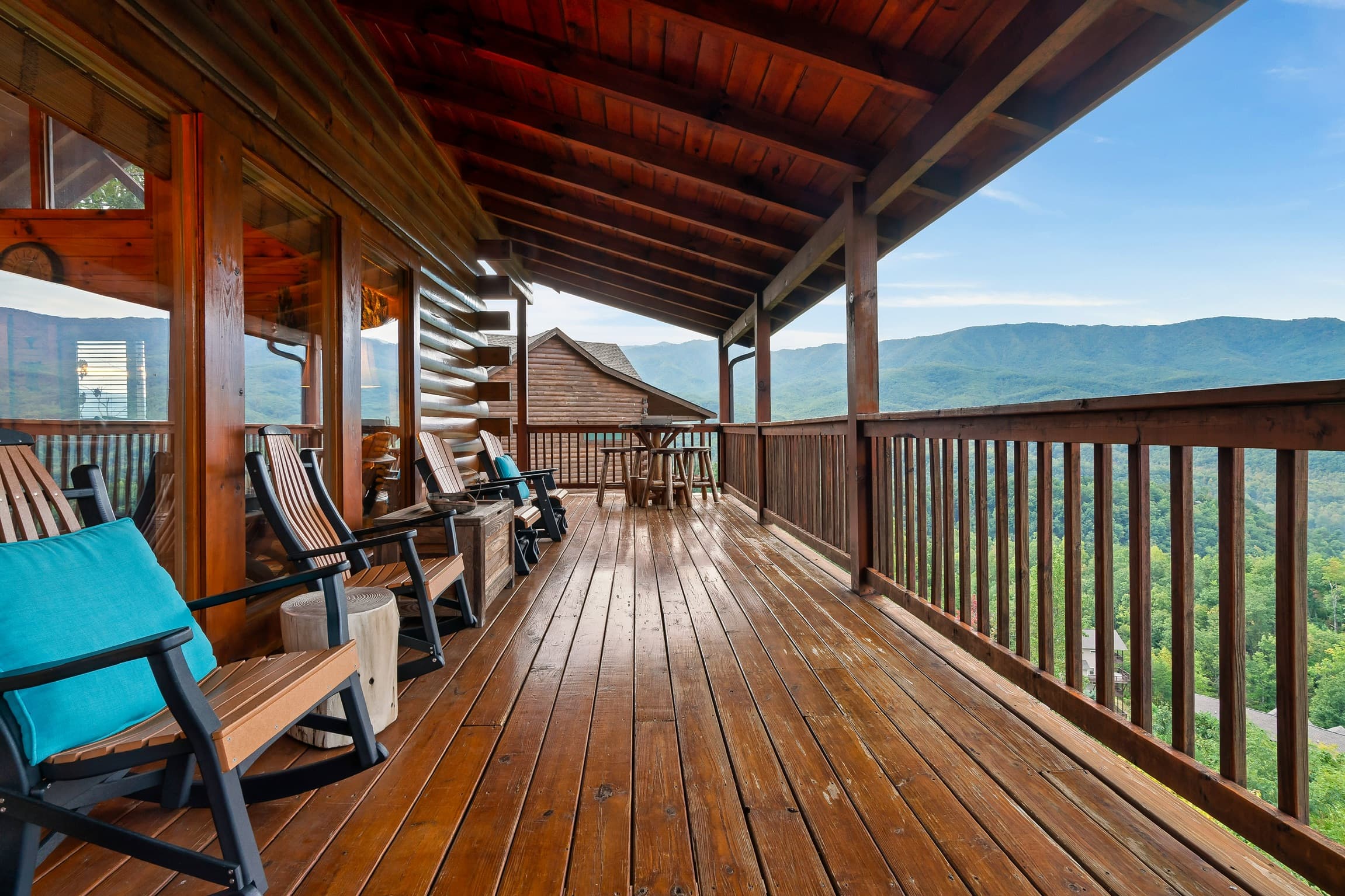 Heaven's Edge luxury cabin at Cobbly Nob Resort, Gatlinburg — photo 17