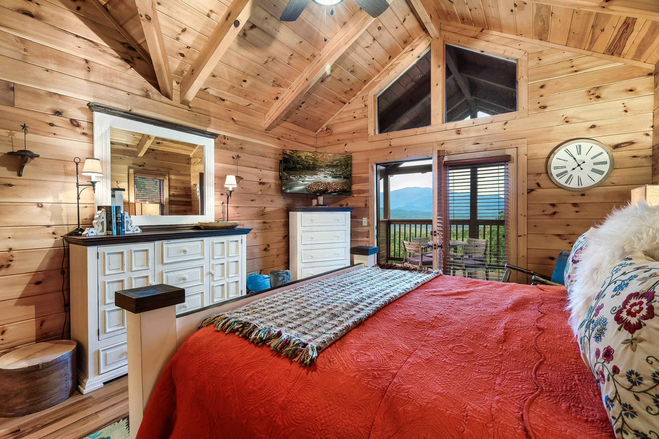 Heaven's Edge luxury cabin at Cobbly Nob Resort, Gatlinburg — photo 19