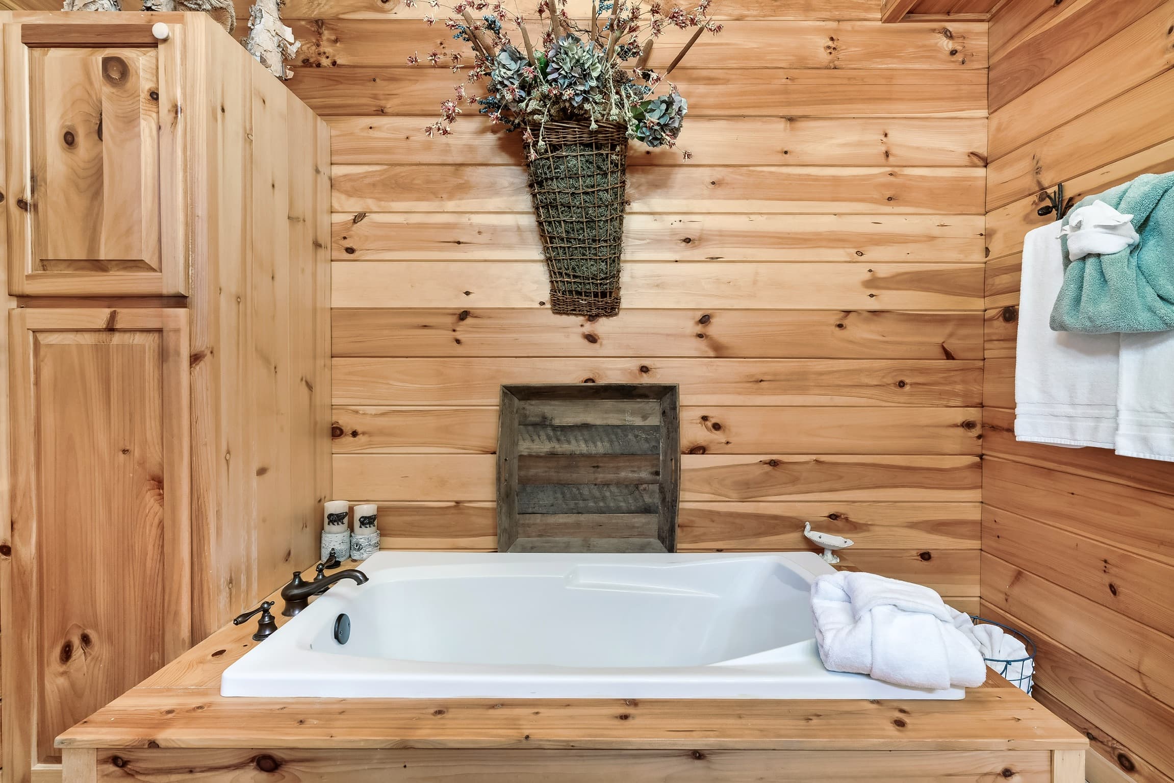 Heaven's Edge luxury cabin at Cobbly Nob Resort, Gatlinburg — photo 20