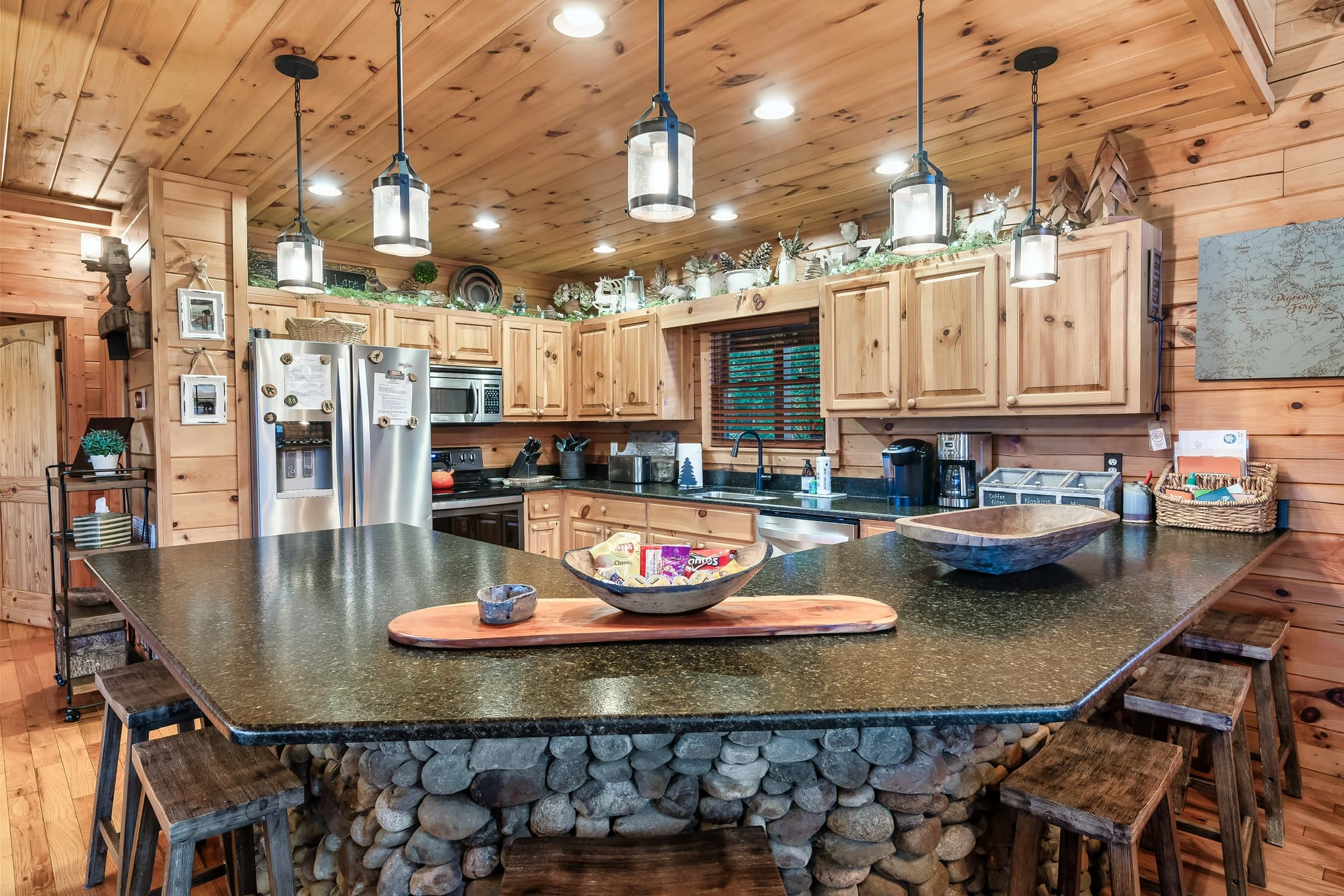 Heaven's Edge luxury cabin at Cobbly Nob Resort, Gatlinburg — photo 6