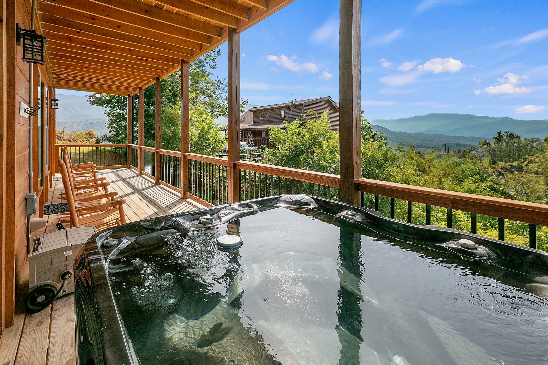 Picadilly Perch luxury cabin at Cobbly Nob Resort, Gatlinburg — photo 4