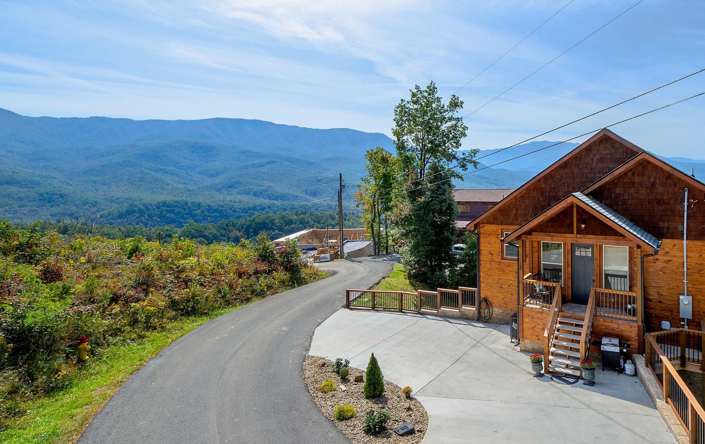 Picadilly Perch luxury cabin at Cobbly Nob Resort, Gatlinburg — photo 6