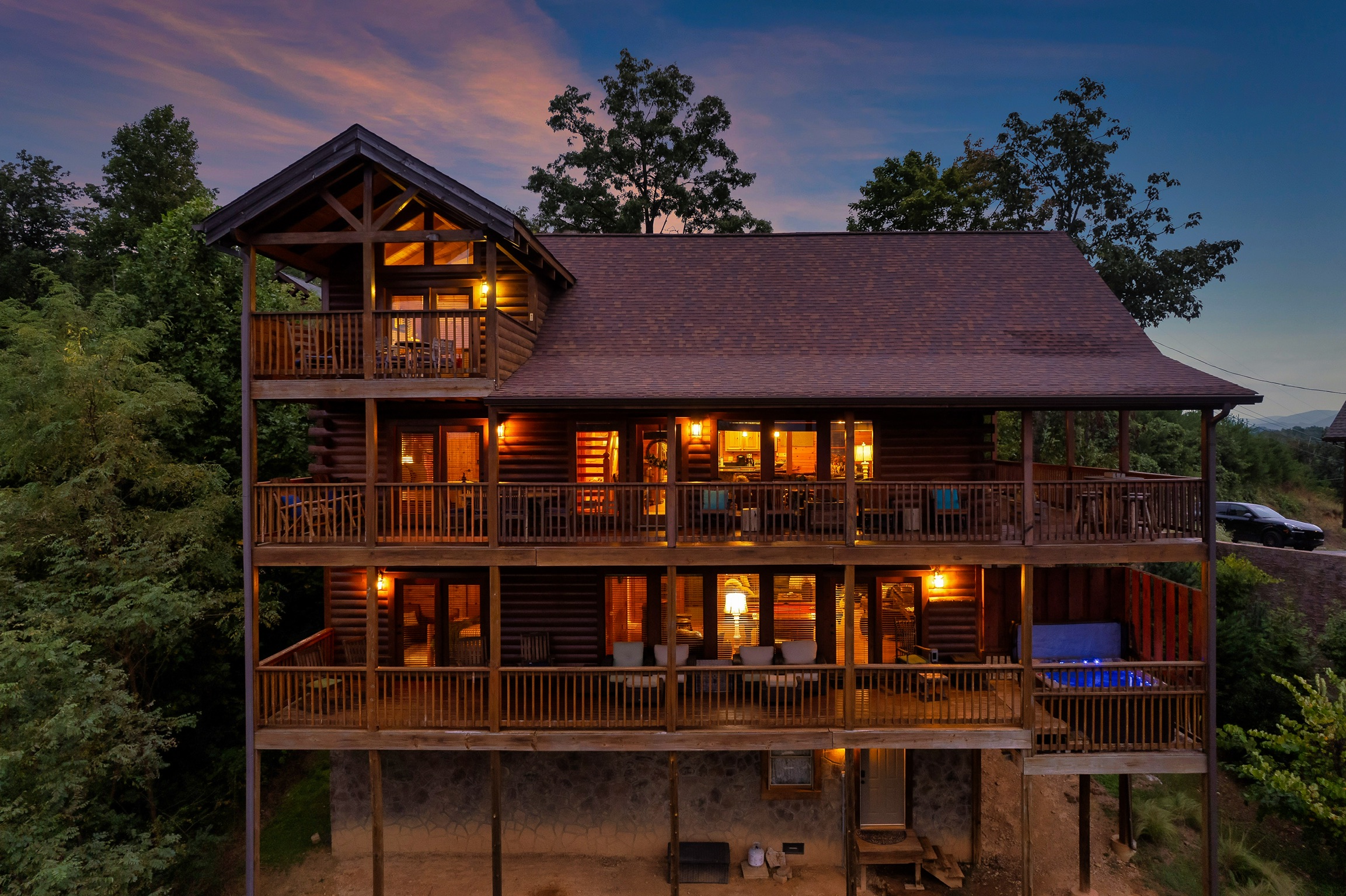 Heaven's Edge luxury cabin at Cobbly Nob Resort, Gatlinburg — photo 11